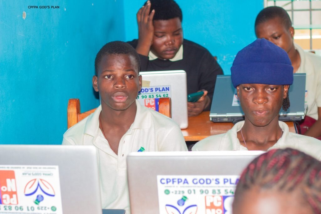 Atelier Canva au CFPA God’s Plan — photo 3