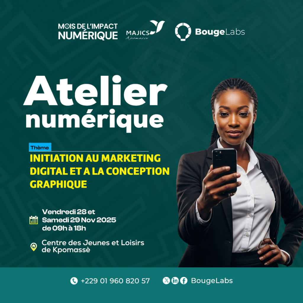 Une jeune femme en tailleur regarde son smartphone.