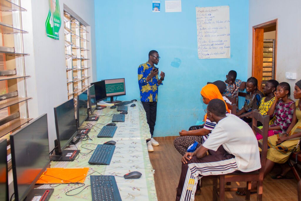 Atelier numérique à Kpomassè