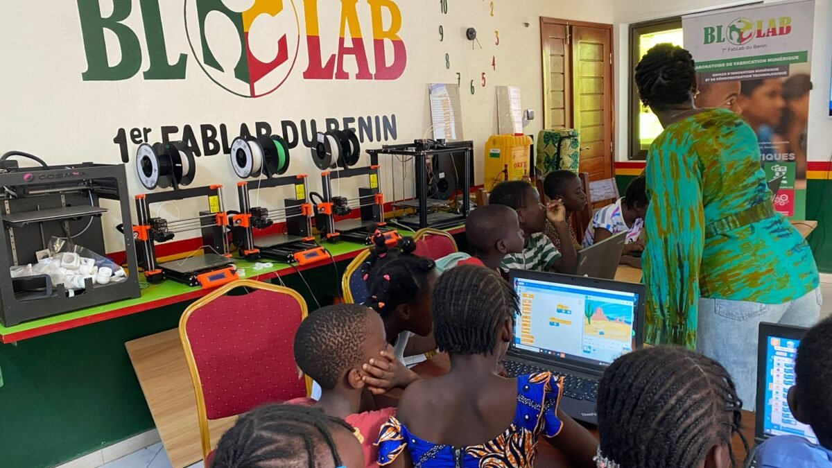Atelier Scratch au BLOLAB Cotonou : une immersion ludique dans la programmation pour les plus jeunes