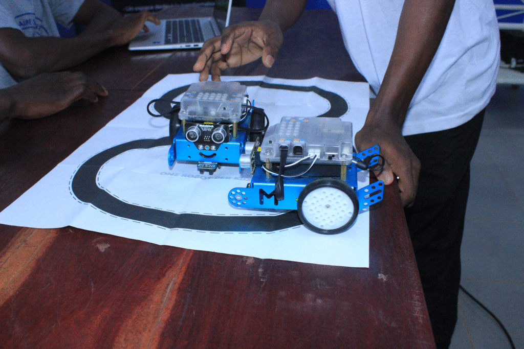 Atelier d’initiation à la robotique à Natitingou — photo 14