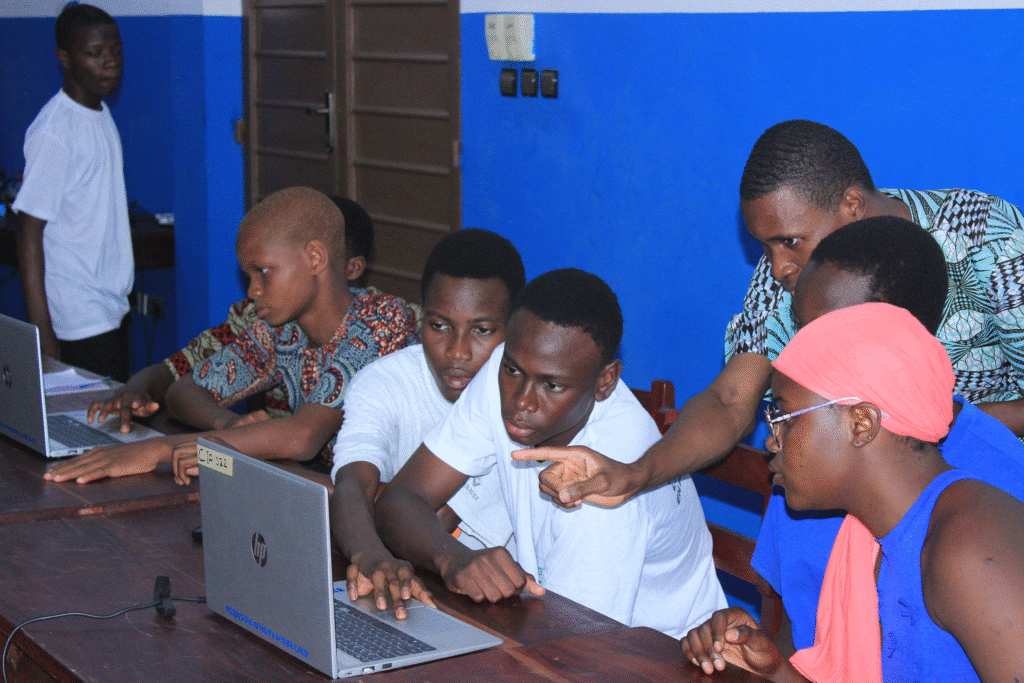 Atelier d’initiation à la robotique à Natitingou — photo 26