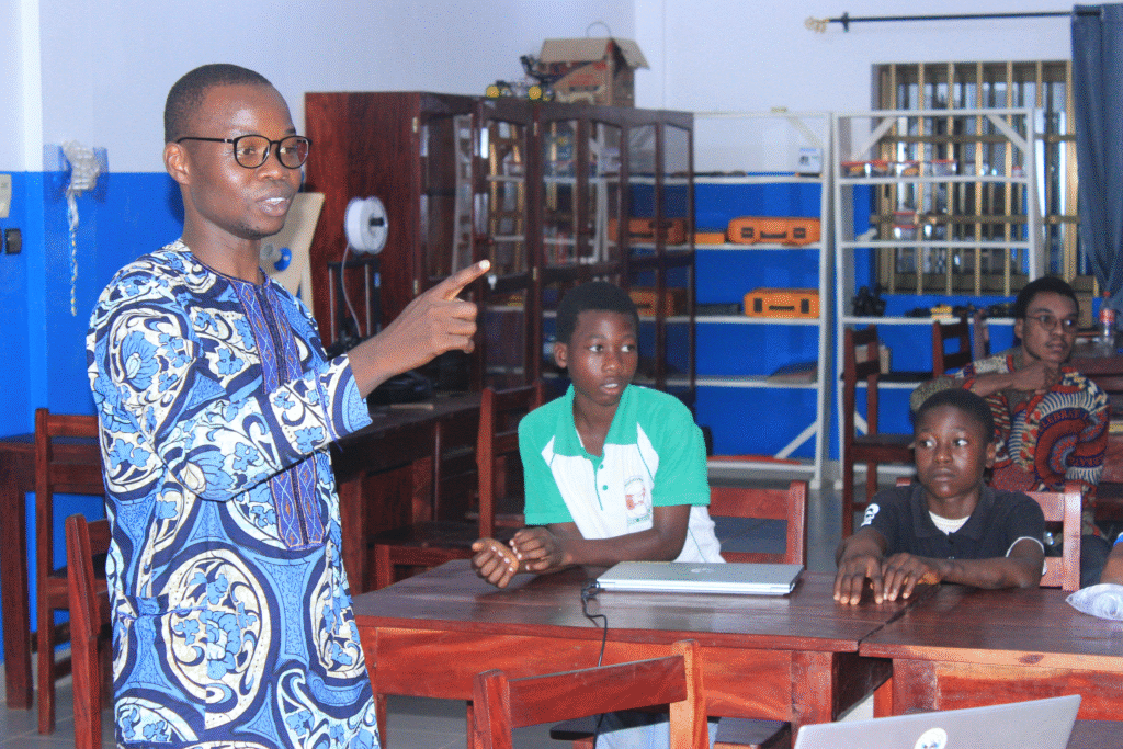 Atelier d’initiation à la robotique à Natitingou — photo 29