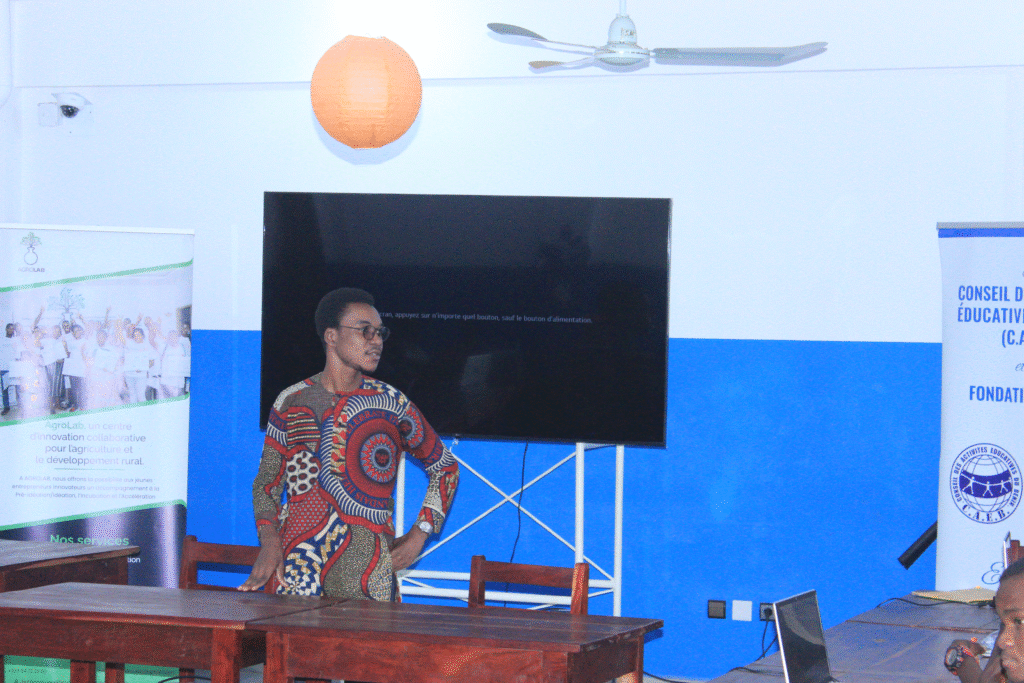 Atelier d’initiation à la robotique à Natitingou — photo 32
