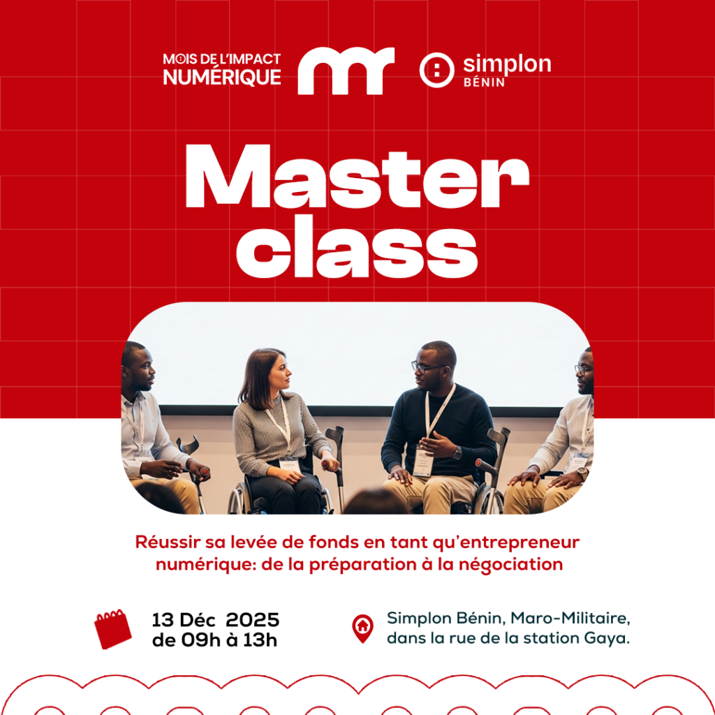 Un panel de quatre personnes en discussion, dont deux en fauteuil roulant.